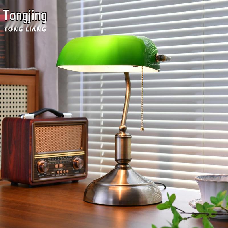 Retro Green Banker Desk Lamp with Eye Protection