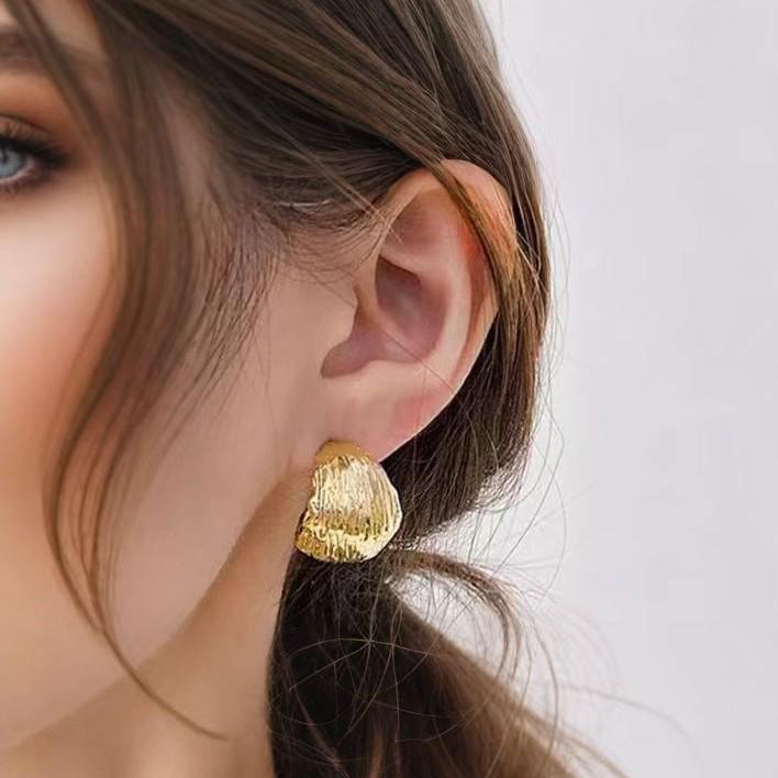 

High-End Textured Curved Minimalist Pleated Earrings