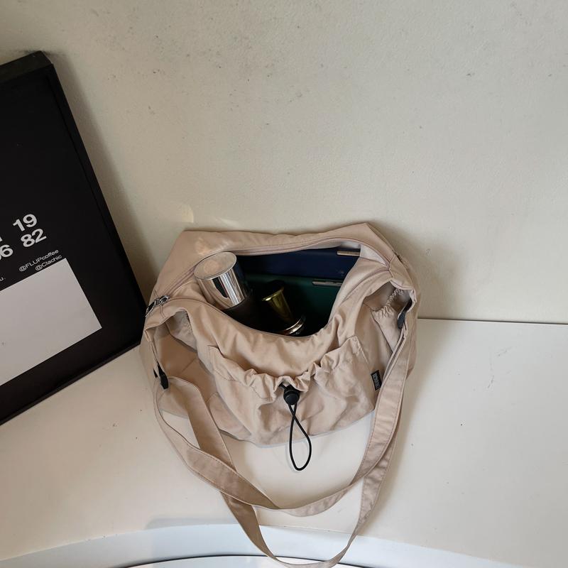 Pleated Drawstring Lightweight Bag Women's Sports Shoulder Bag Large Capacity Commuter Crossbody Bag