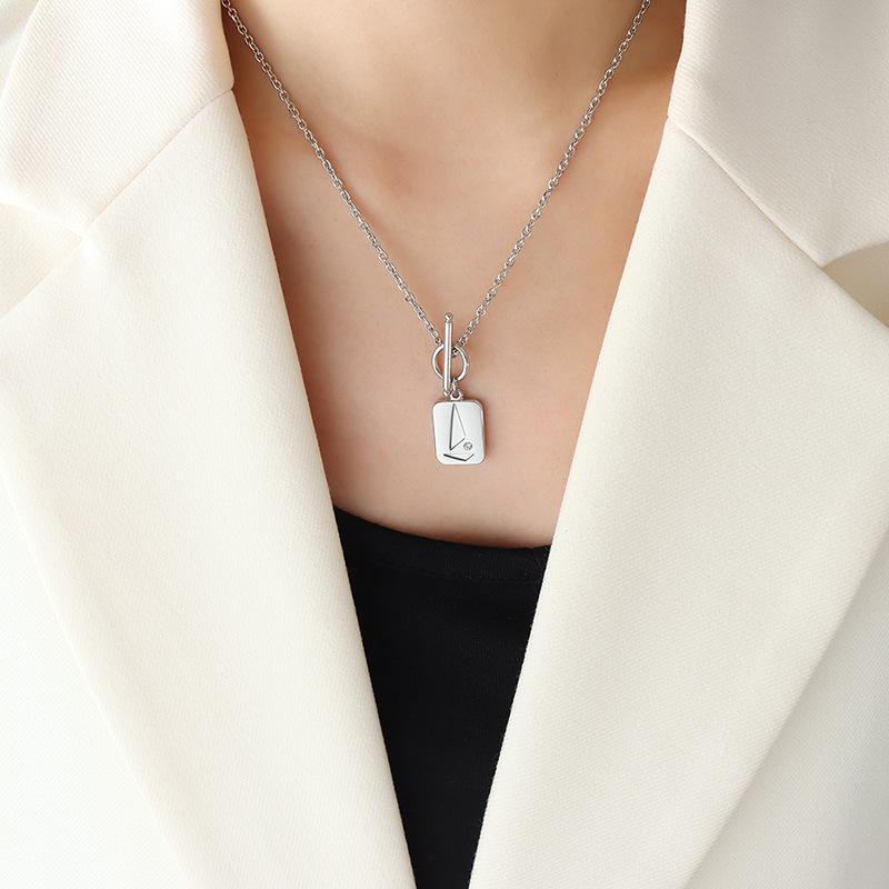 Personalized Square Brand Triangular Pendant Necklace Inlaid With Zircon Geometric Ot Buckle Titanium Steel Plated 18K Gold Collarbone Chain