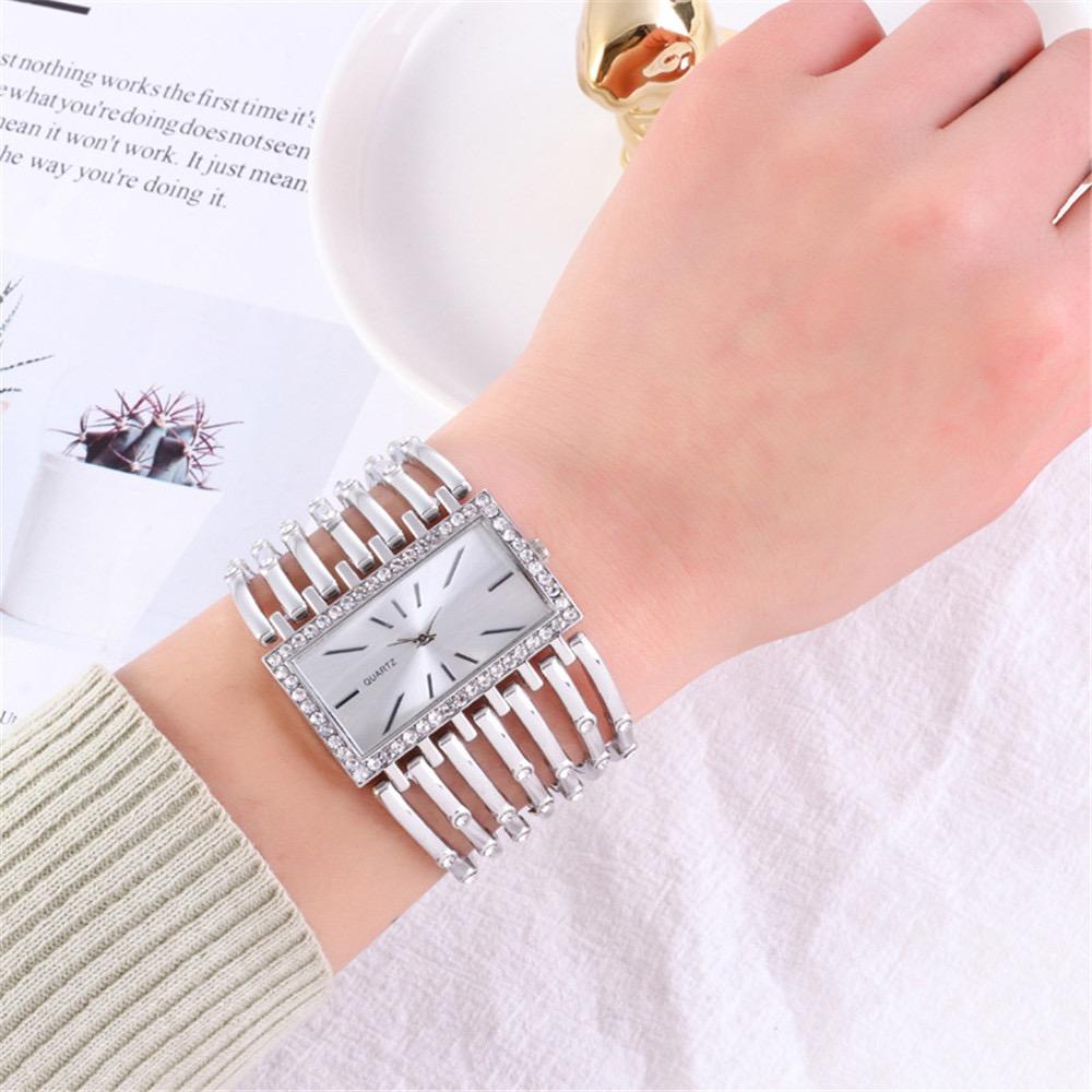 Luxury Qualities Women's Fashion Diamond Rectangle Watches Gold Alloy Bracelet Wristwatches Simple Ladies Quartz Clock Gift