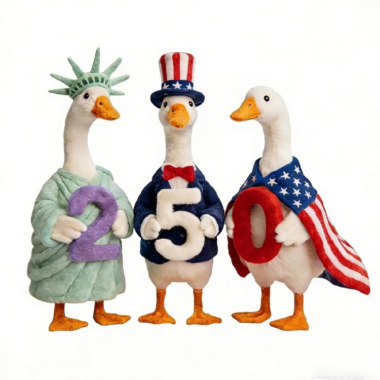 Patriotic Resin Geese Statue Hand Painted Geese Figure Independence Day Festival Decoration For July Fourth Celebration