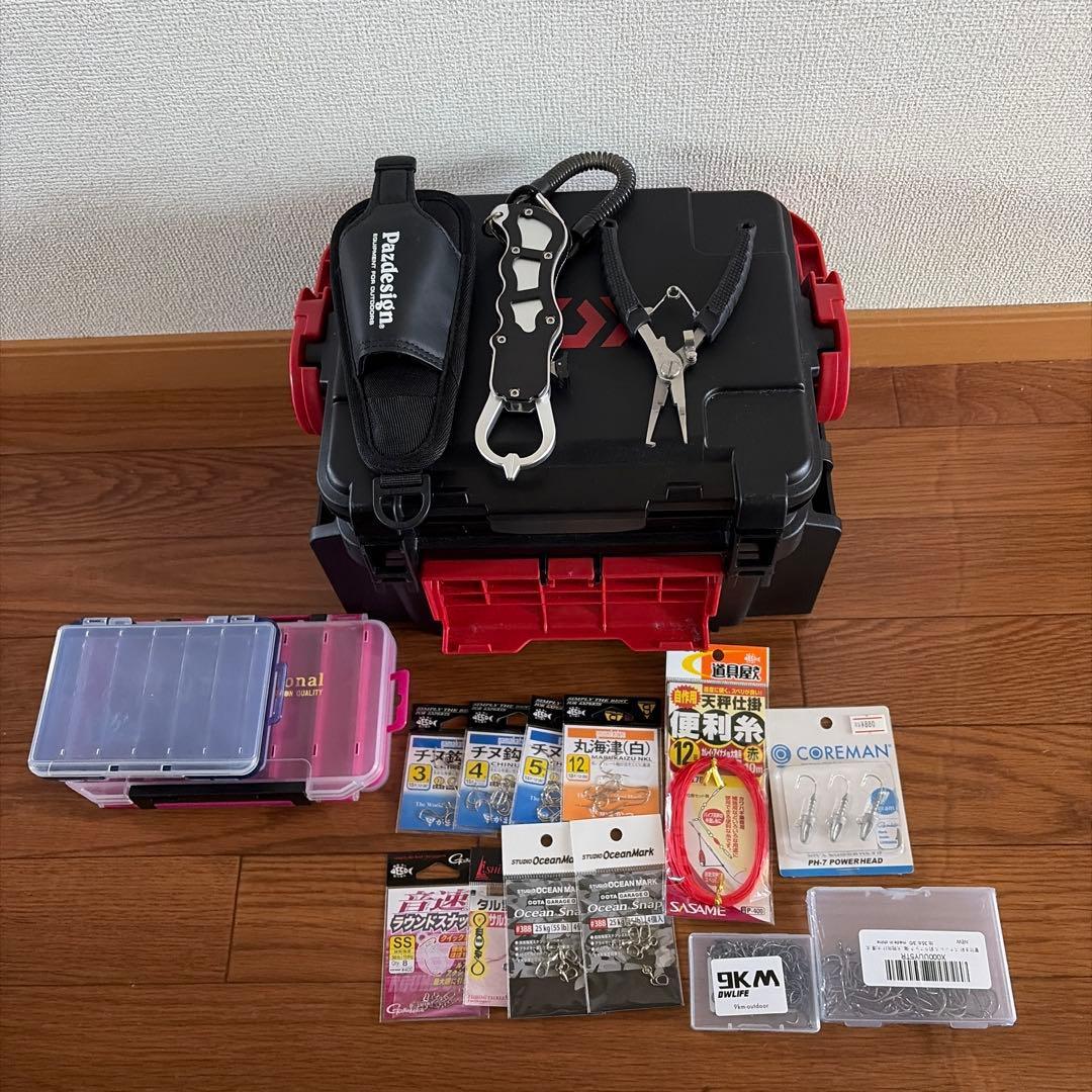 Used Daiwa Tackle Box Fishing Tool Set