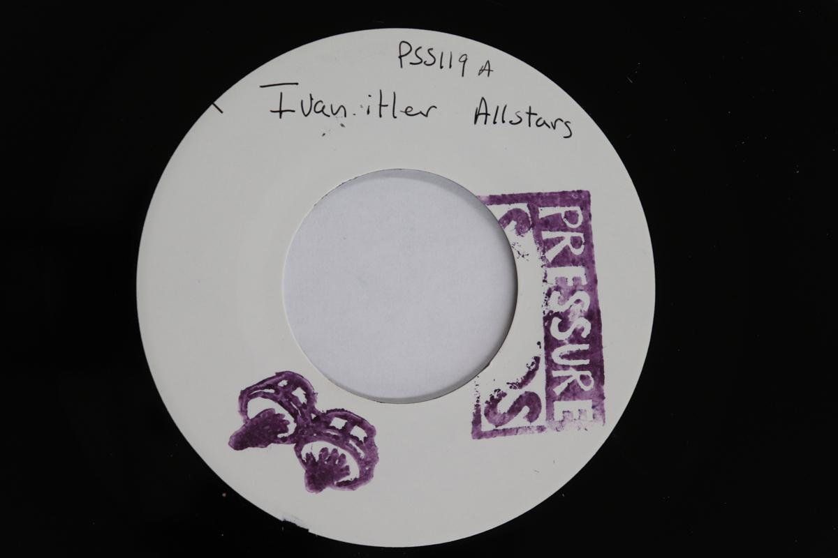 

7inch Record BUNNY LEE ALL STARS / DAVE BARKER - Ivan Itler The Conqueror / Smooths PSS119 NOT ON LABEL/ P 2017 UK Reggae, Ska & Dub Used