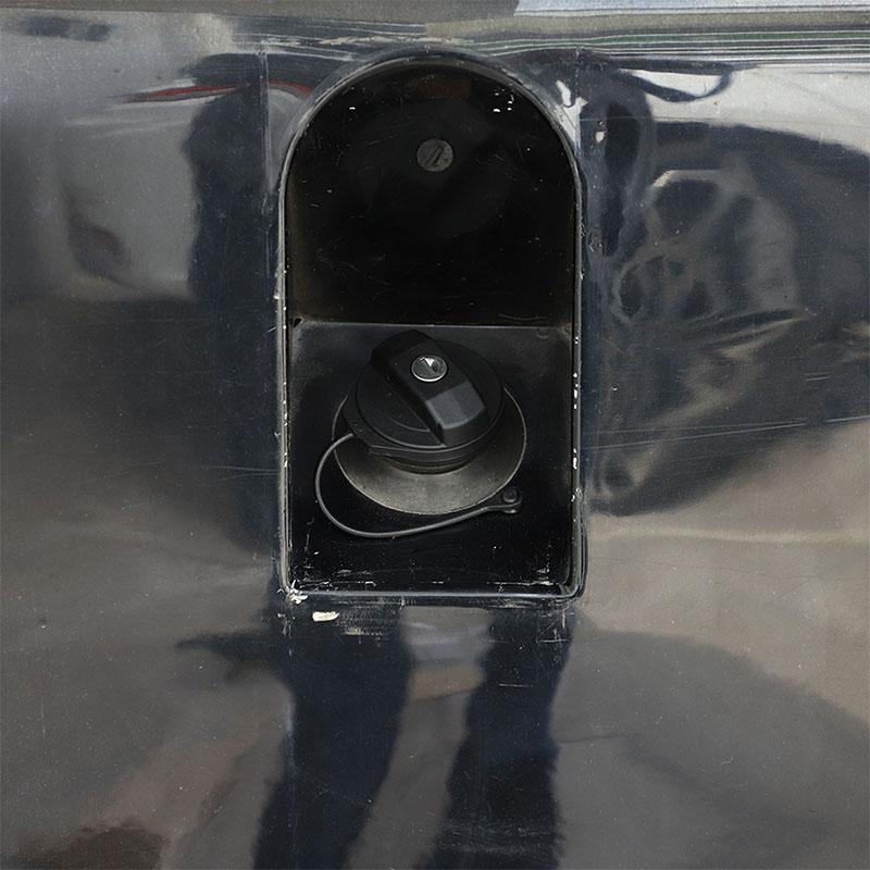 For Land Rover Defender 90 110 130 2004-2018 Locking Fuel Filler Cap With Keys - LR075664 LR032977