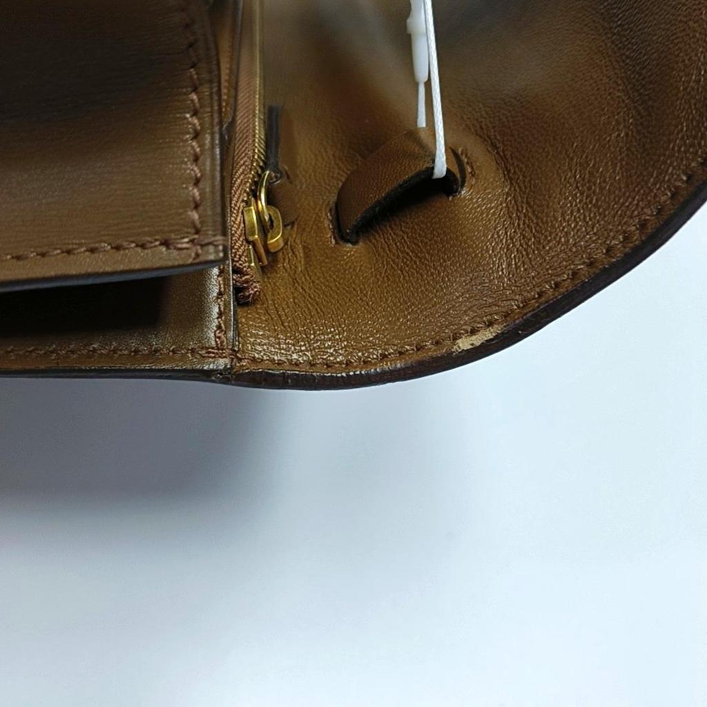 [Pre-Owned] Classic Box Medium Brown Leather Shoulder Bag With Gold Hardware And Detachable Strap - Good #7WFHCE