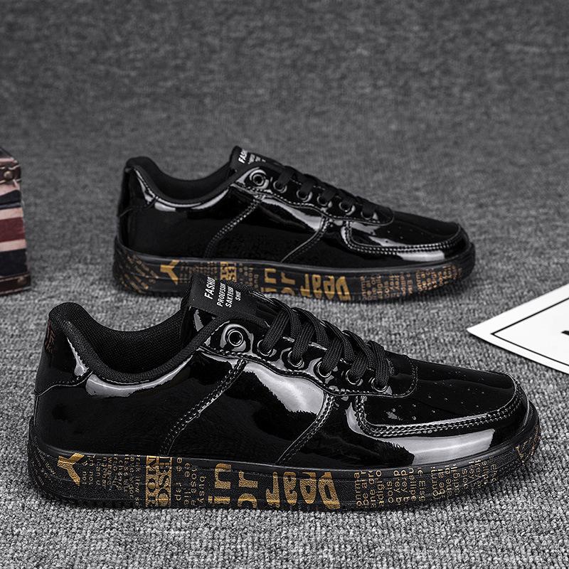 New Gold Sneakers Flat Leather Casual Shoes Glitter Sneakers Men Hip-hop Streetwear Skateboard Shoes Men 2026 Designer Footwear