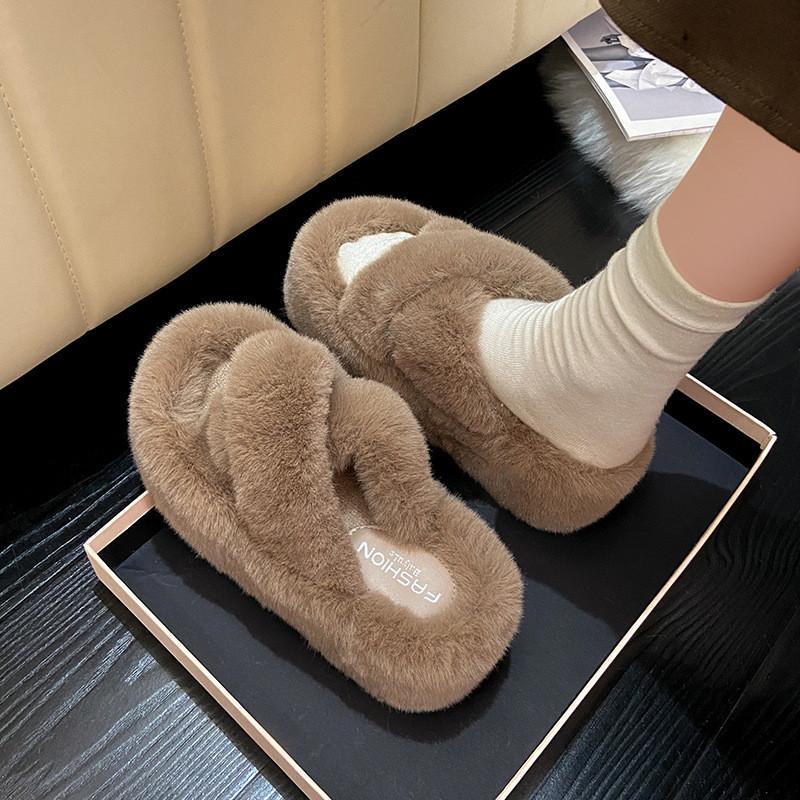 Stylish Thick Sole Plush Slippers For Women Summer Fashionable Casual Slide Sandals Comfortable And Non-slip Design