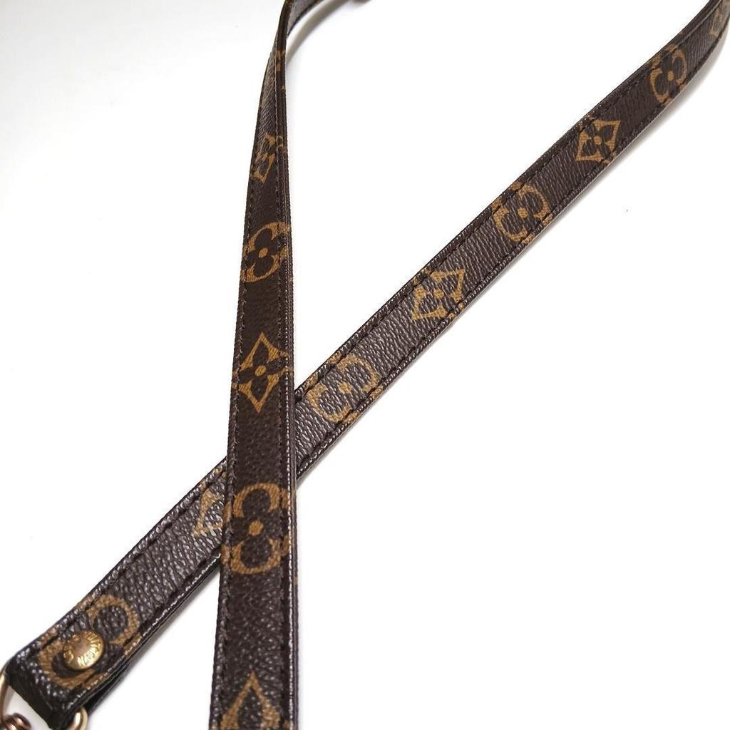 Used Good condition Louis Vuitton Monogram shoulder strap, approx. 98cm, with shoulder pad