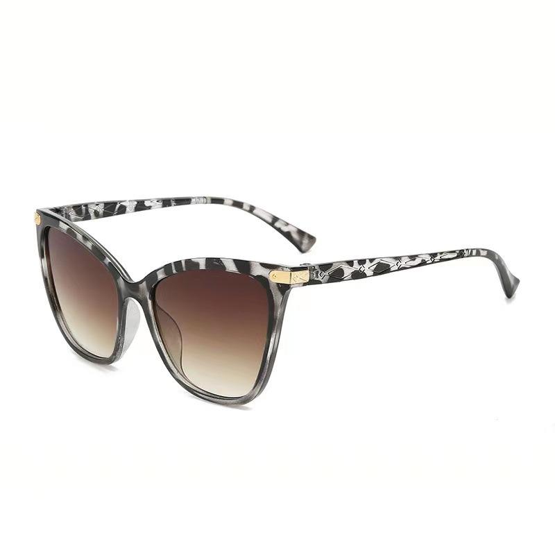 Trendy Retro Cat Eye Sunglasses Slimming Large Frame UV Resistant Driving Sunglasses 8825 Fashionable