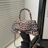Niche design leopard print bag spring new trendy fashion shoulder bag personalized creative shoulder bag women