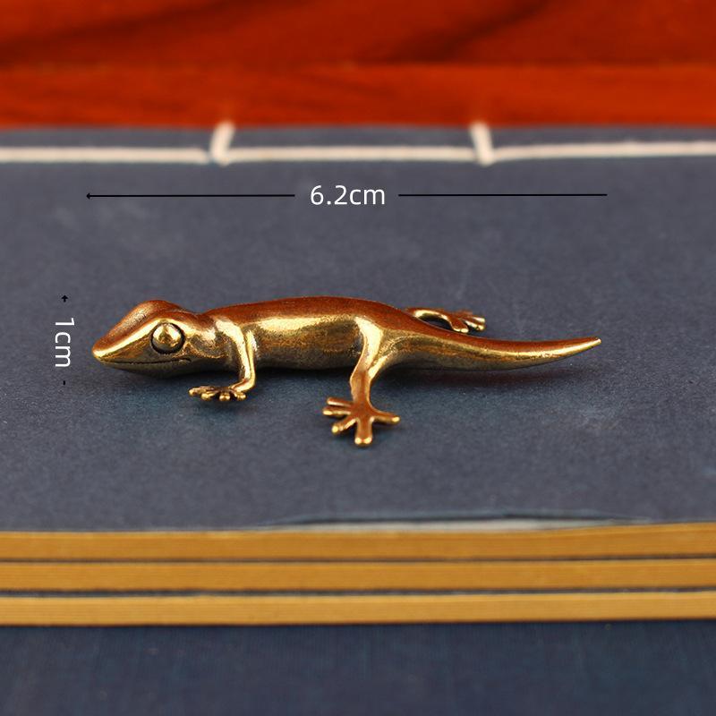 Brass Mini Insect Figurines Retro Antique Finish Exquisite Carved Small Decor for Home Shelf Art Collection Birthday Gift Choice