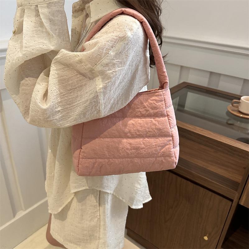 Neue Frühling- und Sommer-Trend einfarbige beliebte Umhängetasche für Pendler, modische lässige Stickgarn-Kleine Tasche für Damen