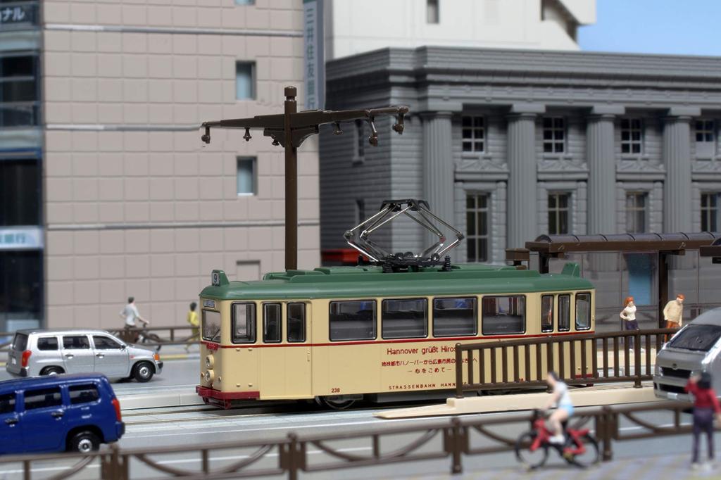 KATO N Gauge Hiroshima Electric Railway 200 Series Hanover Tram Model Train (motorized) 14-071-1