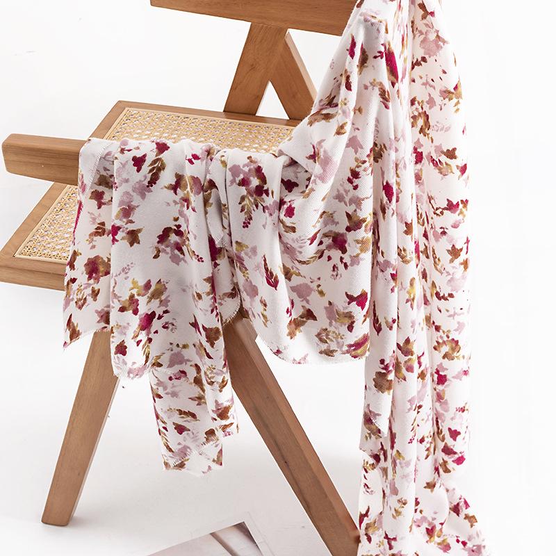 Elegant and Fashionable Printed Imitation Cashmere Scarf for Women Winter Long Commuter Neck Protector Cold Scarf Warm Shawl