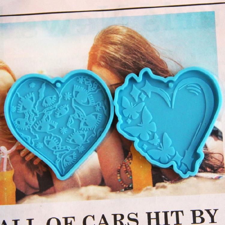 2Pcs Eye Catching Mold for Butterfly Keychain Epoxy Silicone Mold with Hanging Hole for DIY Keycchain Pendant Accessory