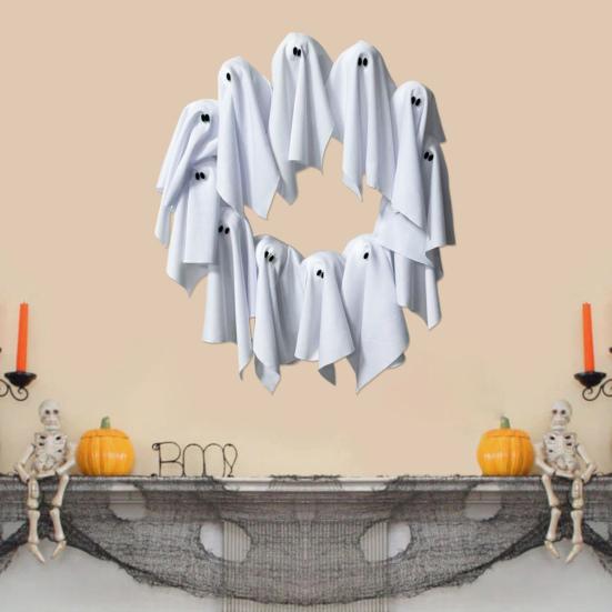 Halloweenský věnec s duchem 12 malých bílých látkových duchů girlanda na vchodové dveře zeď vnitřní venkovní závěsná dekorace