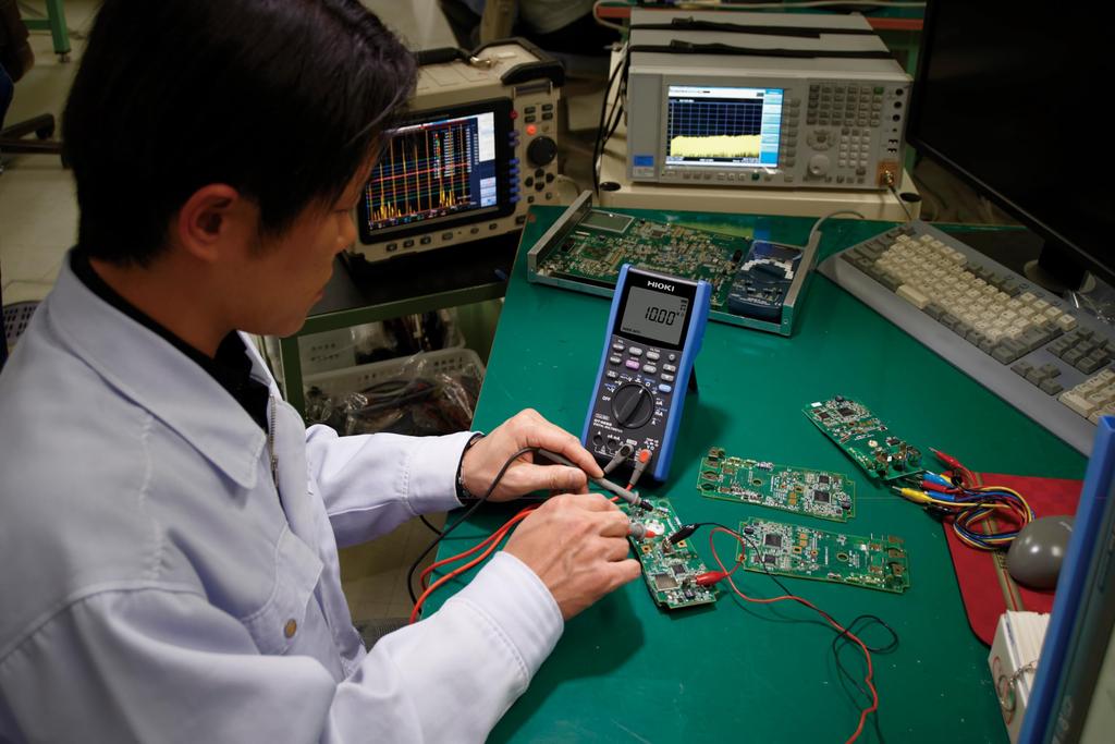 Digitální multimetr HIOKI DT4282 Tester DMM Vyrobeno v Japonsku (HIOKI) (Top Model)