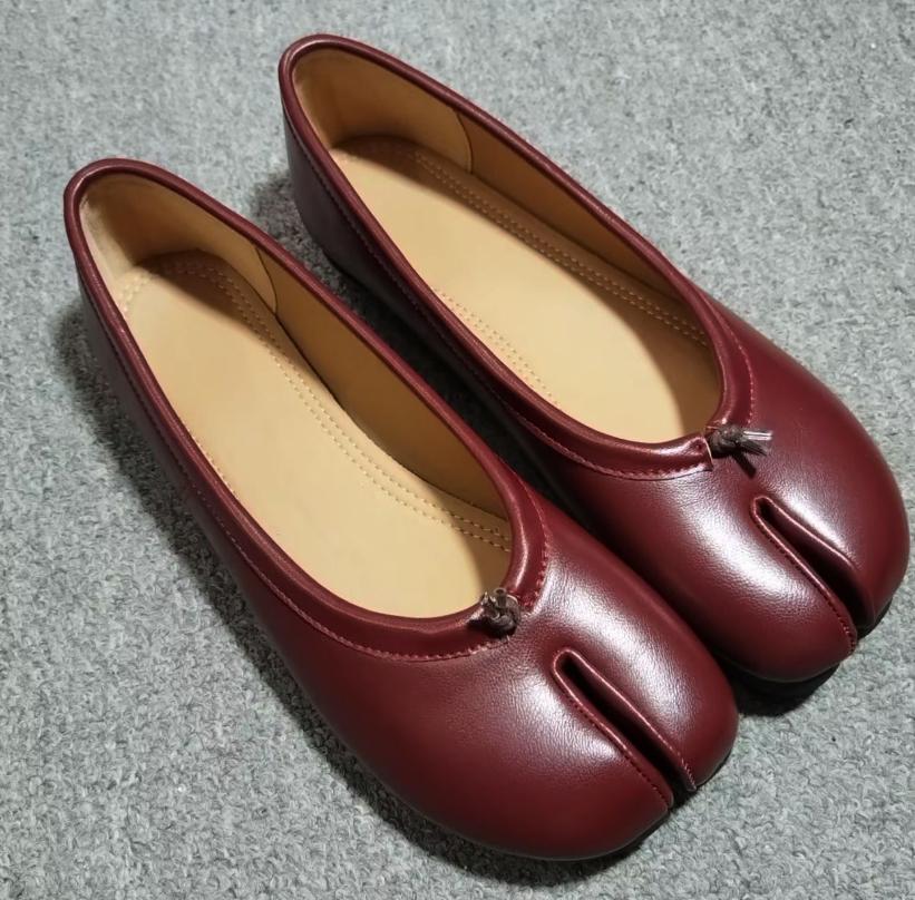 2026 Split Toe Women Ballet Flats Fashion Tabi Shoes Casual Slip-on Loafers Ladies Pleated Leather Espadrilles Zapatillas Mujer