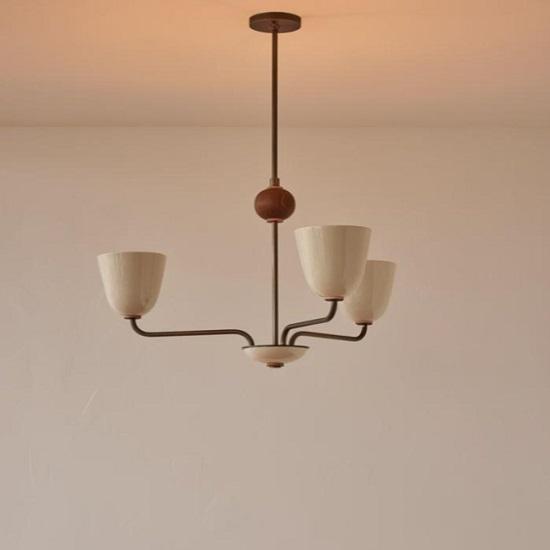 1950er Mid-Century Modern Messing Kronleuchter | Mid Century Holzkugel 3 Arme Italienisch Modern Deckenanhänger | Stilnovo Messing Deckenleuchte