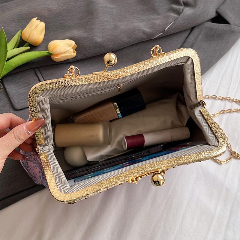 Vintage Women Wedding Clutch Flowers Lock Shell Clip Fringe Chain Shoulder Bags Purple Blue Crossbody Bags Handbags And Purses