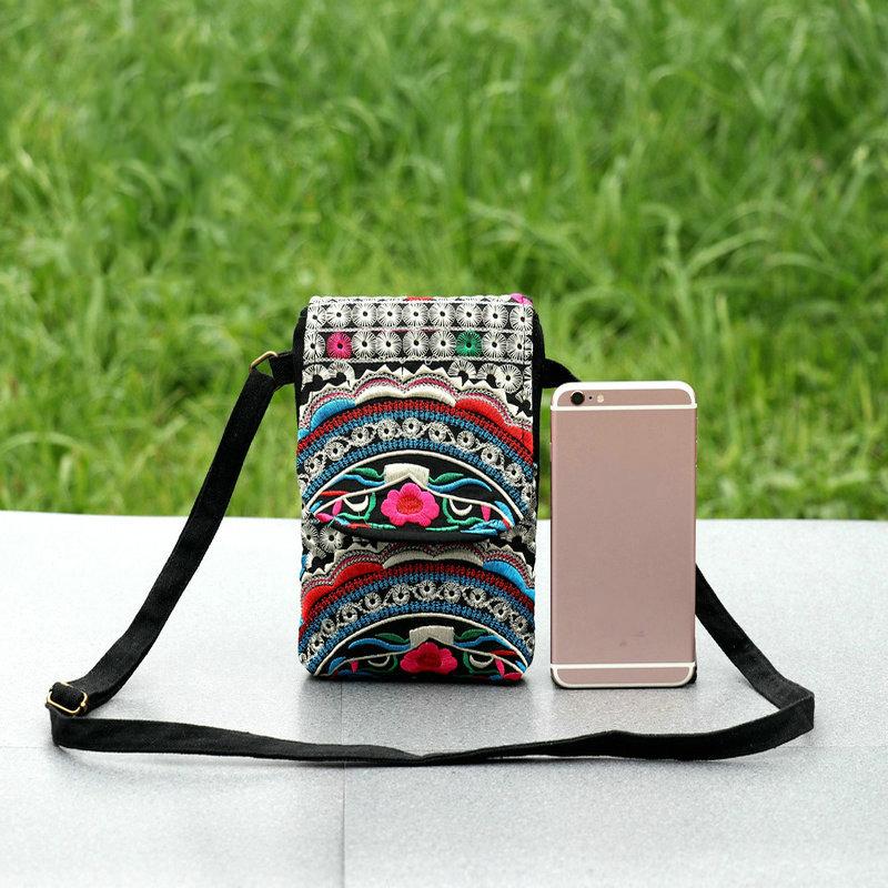 2025 New Ethnic Embroidered Canvas Crossbody Bag Embroidered Two-Layer Mobile Phone Bag Coin Purse