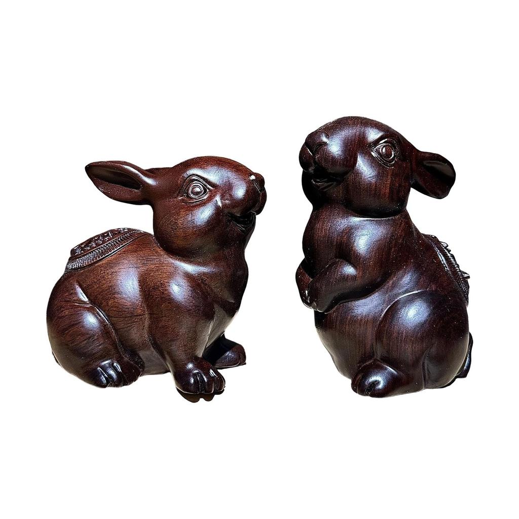 2 Stück Holzgeschnitzte Hasenfigur Dekorative Verzierung Reizende Dekoration Tierfigur für Schreibtisch Sammlerstück Wohnzimmer