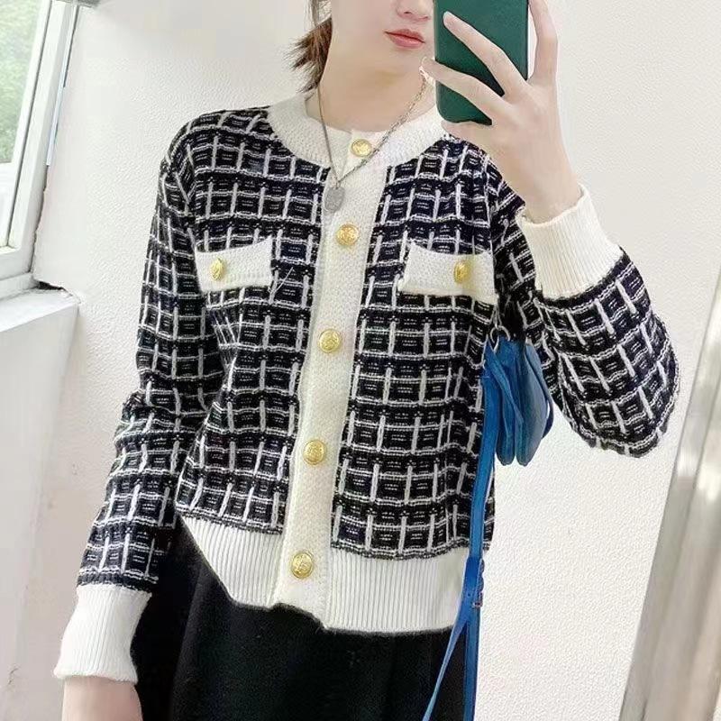 Retro contrasting color round neck plaid small fragrant knitted sweater cardigan autumn and winter fashion gentle wind sweater women's coat top