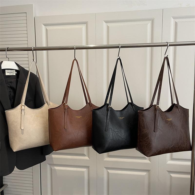 Leisure Large-capacity Commuter Tote Bag, Crossbody Bag with Shoulder Strap and Underarm Compartment
