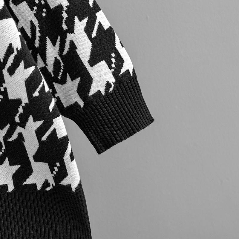 Autumn/Winter 2023 Women's Houndstooth Knit Pullover: Plus Size, Loose Fit, Round Neck Sweater.