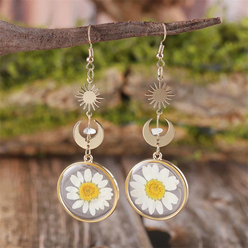 1Pair Creative White Daisy Pressed Studs Earring Boho Style Pressed Flower Earrings Vintage Fashion Ear Jewelry Party Gift