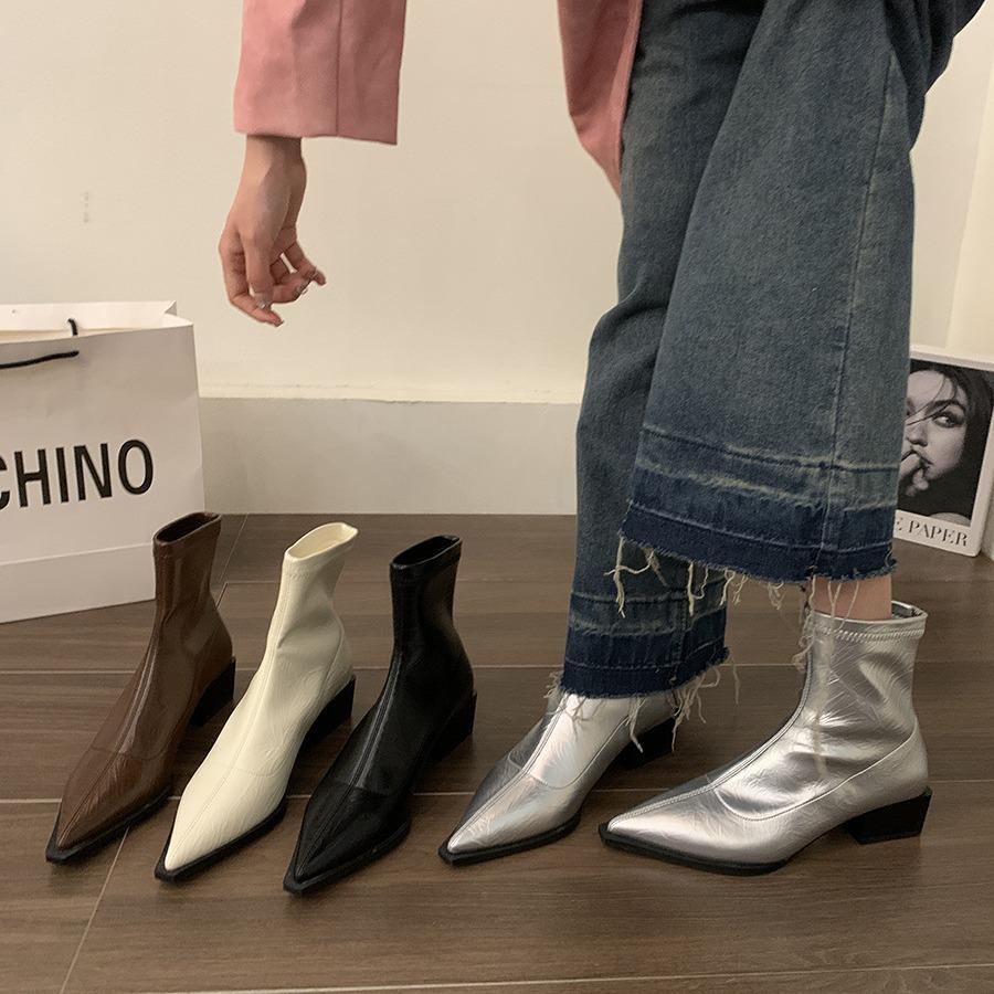 Francouzská móda silný podpatek krátké boty dámské boty 2025 nové jarní a podzimní jednoduché boty špičaté stříbrné temperamentní tenké boty