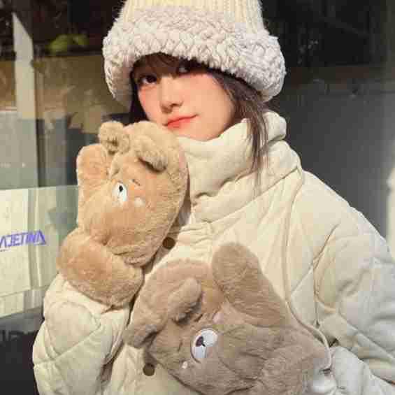 Luochi Fluffy Bear Plush Winter Gloves for Women - Cute Cartoon Design, Warm and Thick for Cycling and Students