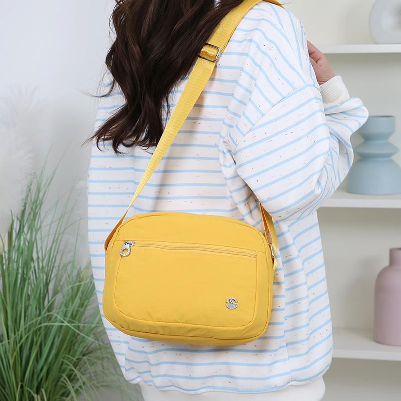 Lightweight Waterproof Nylon Crossbody Bag New Style Small Square Casual Ladies Phone Shoulder Bag Fashionable Women's Handbag