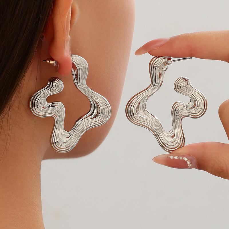 Vintage Metal Gold Color Flower Big Earrings for Women Fashion Floral Statement Earrings Jewelry Gift