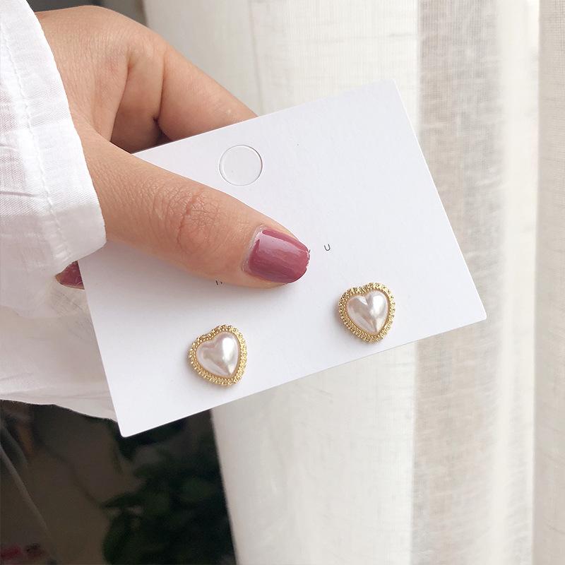 

Japan and South Korea simple and small pearl love stud earrings new trendy high-end small fresh earrings earrings women