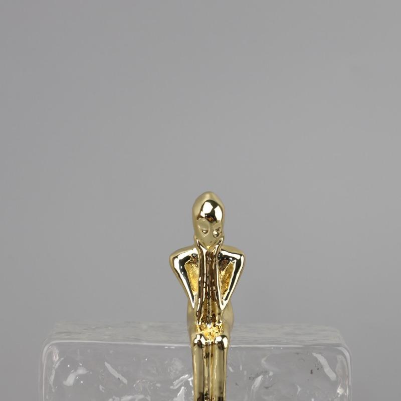 Ice Wrinkled Crystal+metal Crafts Abstract Figure Sculpture Crystal Base Gold Thinker Figure Sculpture Home Decoration