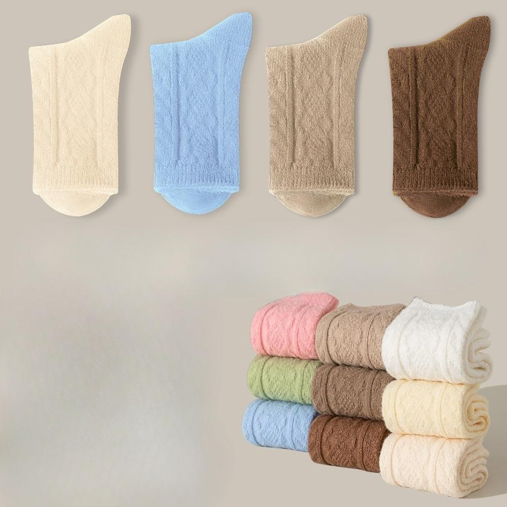 4 Pairs of Women's Winter Fleece and Thickened Warm Sleeping Floor Mid Calf Socks