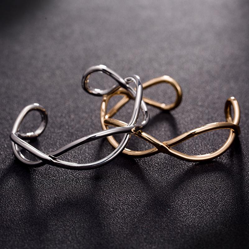 2025 Europeisk-Amerikansk Retro Punk Geometrisk Kobber Armbånd - Trendy Dame Metall Mote Smykker