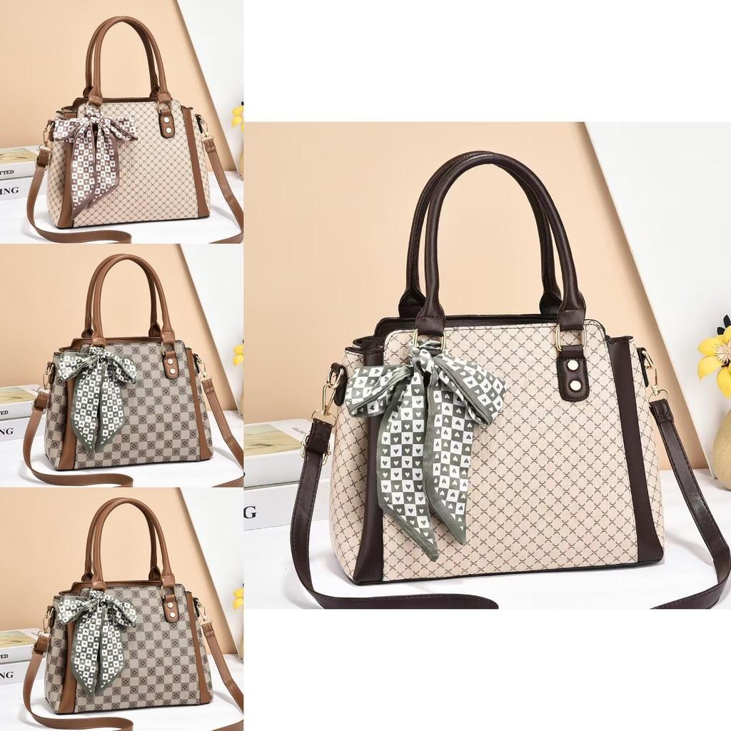 Fashionable Pu Tote Bag For Women With Stylish Plaid Design And Soft Structure