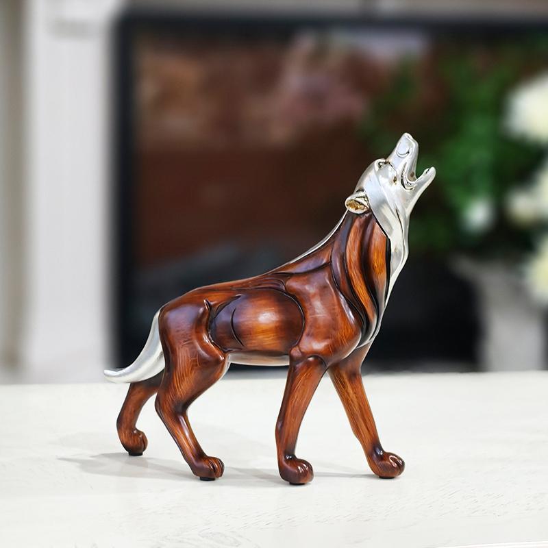Wood Grain Howling Wolf Resin Lifelike Animal Sculpture for Home, Bedroom, Living Room, Study, and Office Desk Decoration
