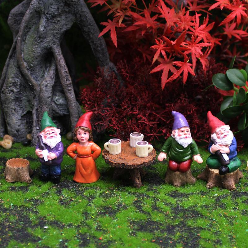 4pcs/Set Mini Funny Cute Gnome Party Resin Dwarfs Statue DIY Bonsai Decoration for Home Office Desk Sculpture