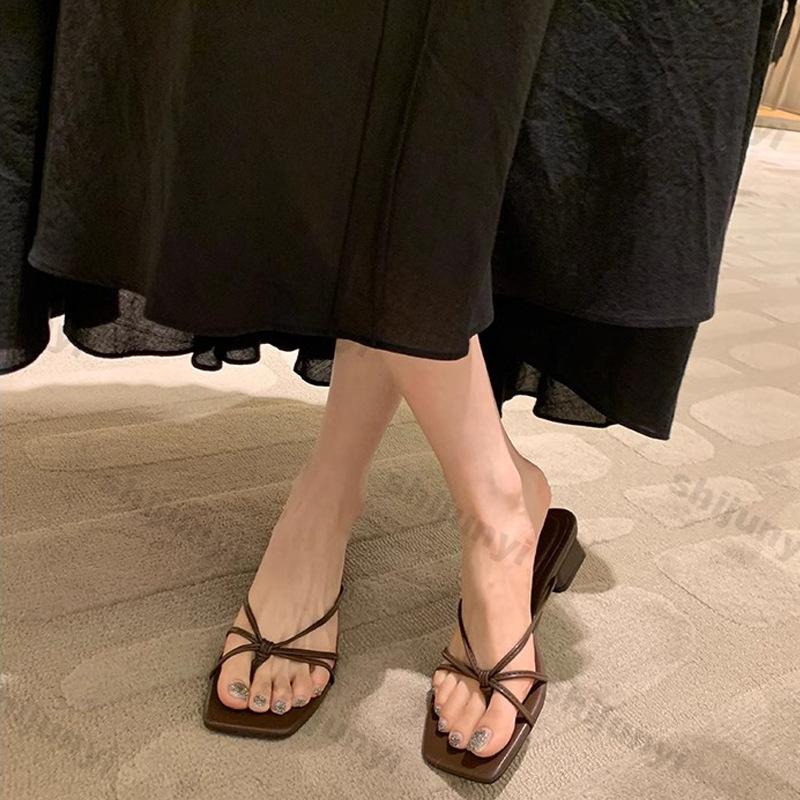 Fashion 2025 Summer New Fashion Cross Tie Hollow Closed Toe Sandals Square Head Heels Lightweight Comfortable Slip On Flat Slippers