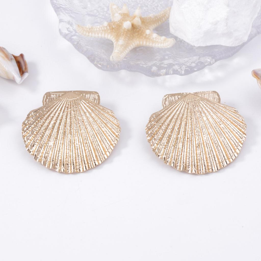Digadagu Simple Scallop Shell Stud Earrings Metal Marine Animal Earrings New Women's Daily Jewelry Accessories