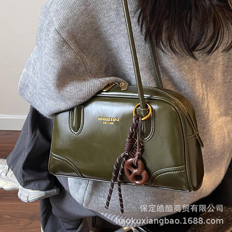 Simple casual versatile exquisite fashion foreign style new ins trendy temperament 2025 autumn women's shoulder armpit bag