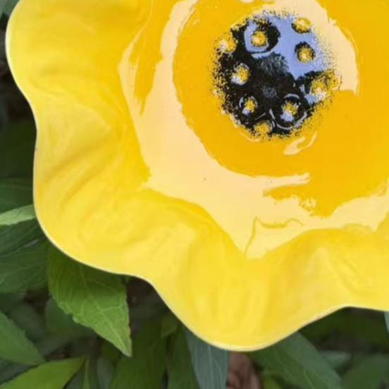 Handmade Flower Garden Stake Ground Insert Bee Butterfly Watering Station Decorative Bird Bath Pollinator Drinking Bowl for Outdoor Yard Lawn Decor