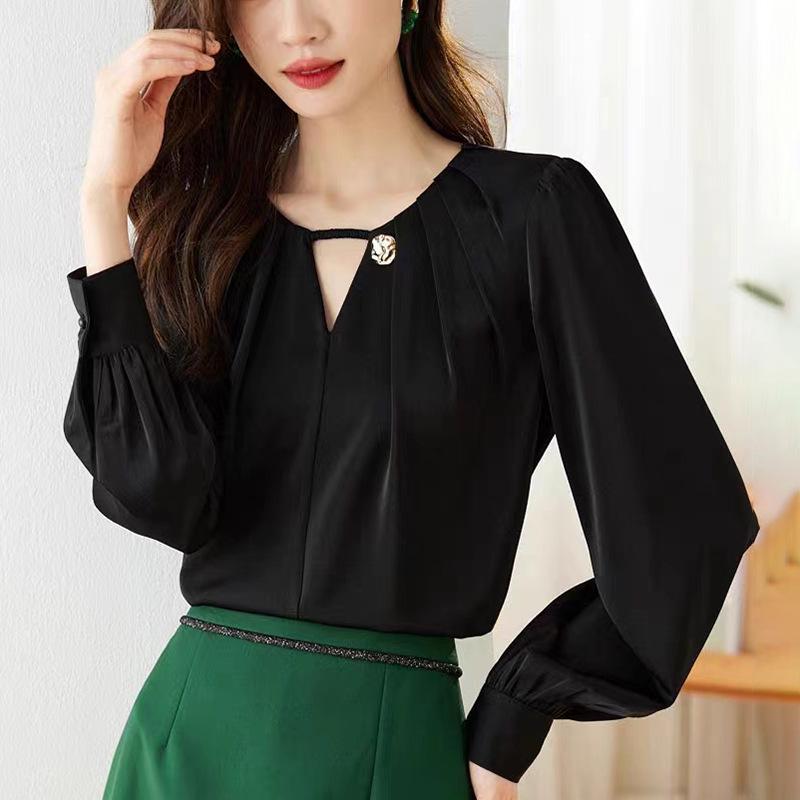 2025 French Apricot Satin Women's Spring Shirt with Unique Slimming Design