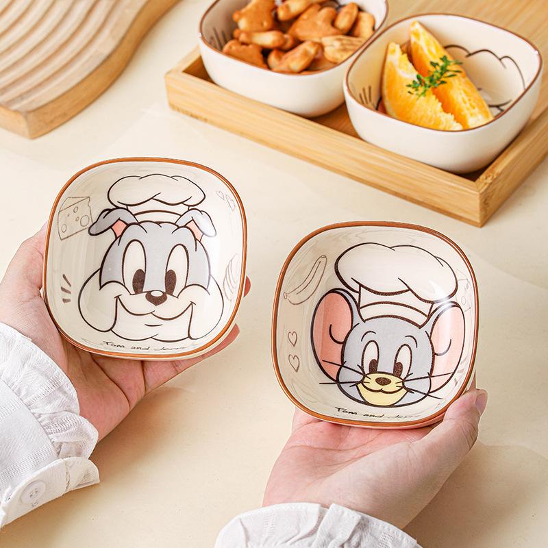 Tom & Jerry Ceramic Bowl and Plate Set: Cartoon Underglaze Color, Heat-Resistant, High-Value Tableware.