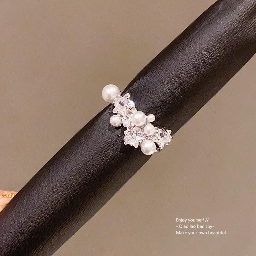Geometric Zircon Pearl Ring For Women With Elegant Silver Finish For Fashion Daily Wear
