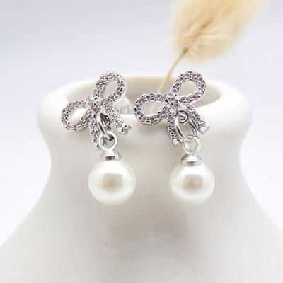 High-end Zircon Elegant and Versatile Bow and Pearl Stud Earrings for Women